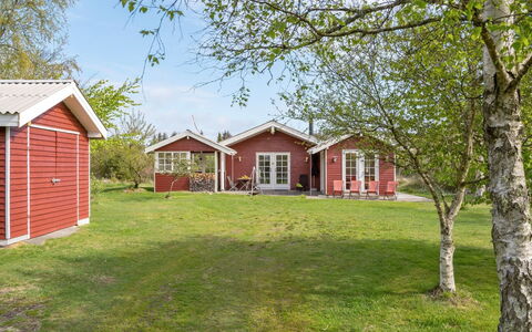 Ansberga - 1Km from the Sea: Verblijf, Land Lot, Huis, Landelijk Gebied, Gazon, Landgoed, Werf, Tuin, Boerderij, Garden Gebouwen