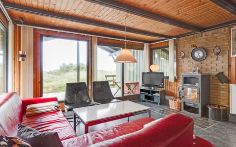 Maini - 600M from the Sea: Hout, Meubilair, Plafond, Interieur Ontwerp, Stoel, Woonkamer, Hardwood, Beits, Bankstel