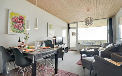Rieterik - 50M from the Sea: Meubilair, Interieur Ontwerp, Flooring, Hout, Plafond, Bankstel, Verdieping, Stoel, Tafel, Woonkamer