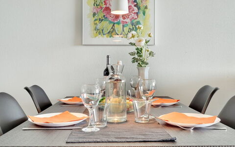 Rieterik - 50M from the Sea: Meubilair, Tableware, Tafel, Interieur Ontwerp, Eetkamer, Tafelkleed, Serveware, Textiel, Linens, Keuken En Eettafel