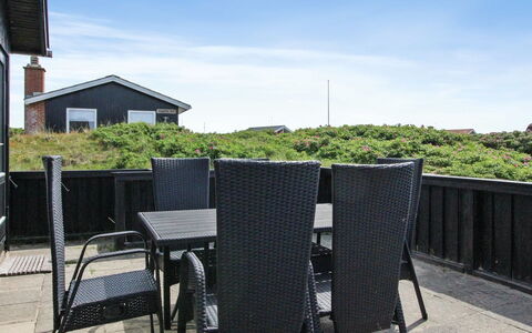Terhi - 200M from the Sea: Plantengemeenschap, Zonlicht, Kruidachtige Plant, Tuin, Plantage, Landbouw, Boerderij