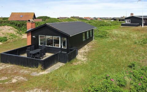 Terhi - 200M from the Sea: Plantengemeenschap, Zonlicht, Kruidachtige Plant, Tuin, Plantage, Landbouw, Boerderij