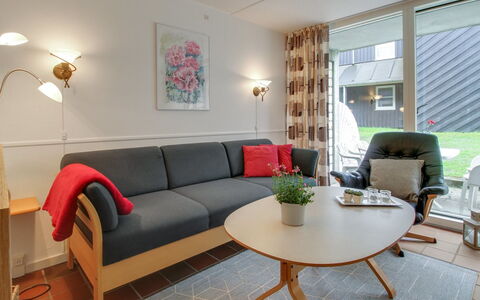 Halina - 100M from the Sea: Meubilair, Flooring, Interieur Ontwerp, Hout, Verdieping, Woonkamer, Plafond, Verlichting, Kamer, Appartement