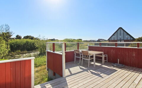 Piotr - 800M from the Sea: Architectuur, Dak, Huis, Samengesteld Materiaal, Daylighting, Siding, Oprit