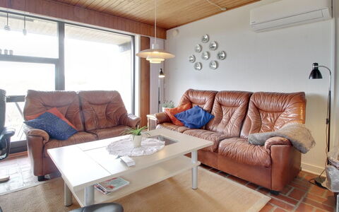 Sophine - 50M from the Sea: Meubilair, Interieur Ontwerp, Flooring, Muur, Bankstel, Verdieping, Hout, Plafond, Woonkamer, Kamer