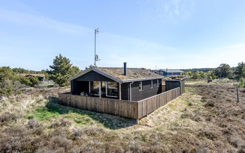 Sara - 2.5Km from the Sea: Gras, Huis, Dak, Huis, Verblijf, Struik, Land Lot, Landelijk Gebied, Boerderij, Groundcover