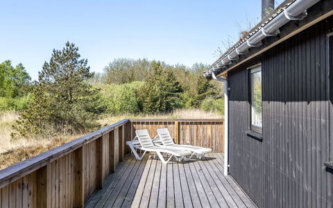Sara - 2.5Km from the Sea: Gras, Huis, Dak, Huis, Verblijf, Struik, Land Lot, Landelijk Gebied, Boerderij, Groundcover