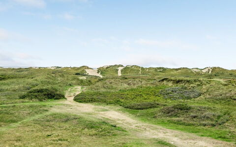 Betti - 300M from the Sea: Gras, Huis, Dak, Huis, Verblijf, Struik, Land Lot, Landelijk Gebied, Boerderij, Groundcover