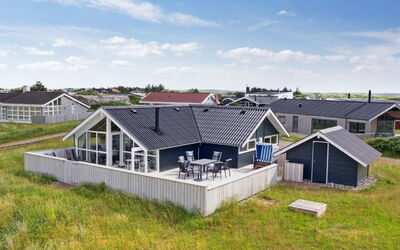 Betti - 300M from the Sea