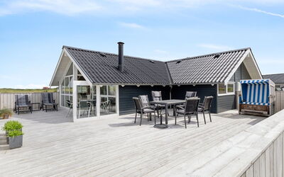 Betti - 300M from the Sea