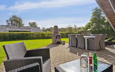 Frosina - 300M from the Sea: Plantengemeenschap, Zonlicht, Kruidachtige Plant, Tuin, Plantage, Landbouw, Boerderij
