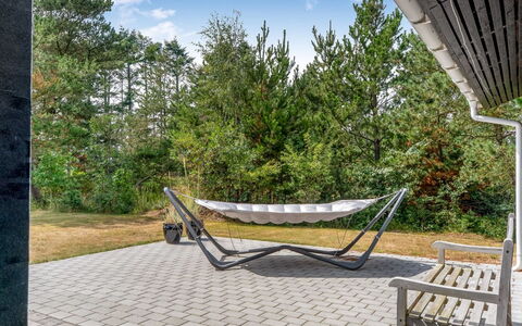 Barba - 2Km from the Sea: Buitenmeubels, Meubilair, Tuin, Schaduw, Stoel, Landscaping, Hardwood, Ontwerp, Backyard, Ligstoel
