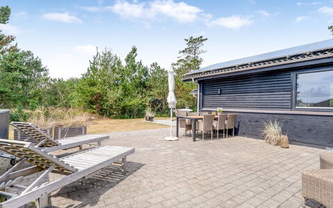 Barba - 2Km from the Sea: Struik, Huis, Land Lot, Dak, Verblijf, Landgoed, Schaduw, Landscaping, Tuin, Hardwood