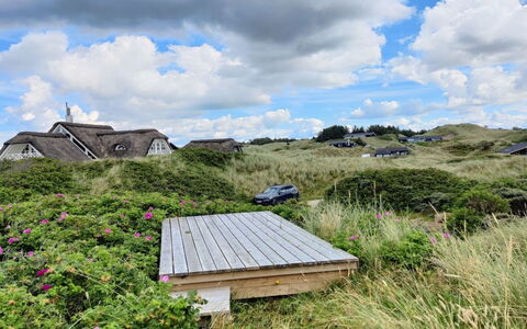 Felis - 200M from the Sea: Verblijf, Huis, Huis, Dak, Veranda, Landgoed, Siding, Garden Gebouwen, Boerderij, Werf