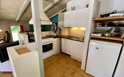 Gerarda - 4Km from the Sea: Flooring, Meubilair, Keuken, Interieur Ontwerp, Major Appliance, Verdieping, Hout, Countertop, Plafond, Kamer