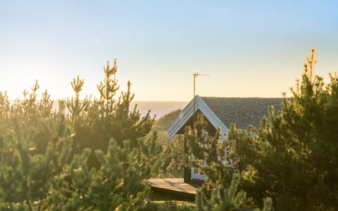 Ariana - 150M from the Sea: Dak, Huis, Huis, Verblijf, Deur, Siding, Dek, Veranda, Plank, Hardwood