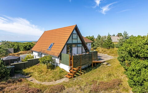 Ariana - 150M from the Sea: Dak, Huis, Huis, Verblijf, Deur, Siding, Dek, Veranda, Plank, Hardwood