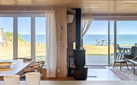 Gjoko - 40M from the Sea: Meubilair, Buitenmeubels, Tableware, Tafel, Drinkware, Stoel, Buitentafel, Voedsel, Fles