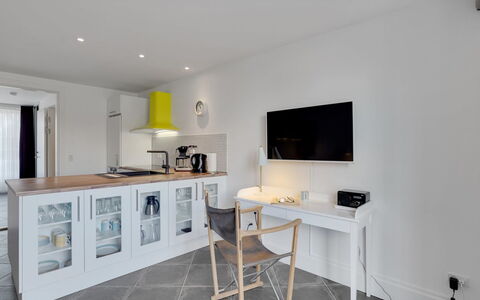Samson - 100M from the Sea: Huis, Dak, Huis, Verblijf, Schuur, Garden Gebouwen, Siding, Werf, Blokhut, Hut