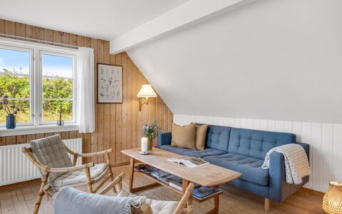 Christensen - 100M from the Sea: Meubilair, Interieur Ontwerp, Flooring, Verdieping, Hout, Bankstel, Plafond, Kamer, Woonkamer, Houten Vloer