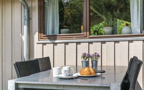 Leevi - 150M from the Sea: Veranda, Buitenmeubels, Bloempot, Beits, Hardwood, Kamerplant, Dek, Patio, Tuin, Schaduw