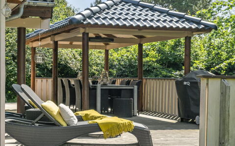 Leevi - 150M from the Sea: Prieel, Buitenmeubels, Schaduw, Meubilair, Tuin, Paviljoen, Canopy, Outdoor Structuur, Patio, Dek