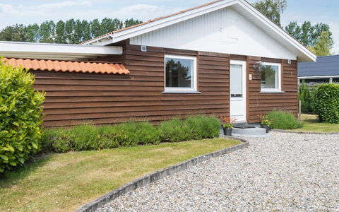 Onni - 1Km from the Sea: Huis, Huis, Deur, Dak, Verblijf, Landgoed, Tuin, Schaduw, Siding, Werf