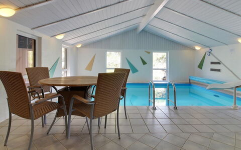 Sirka - 200M from the Sea: Meubilair, Interieur Ontwerp, Stoel, Flooring, Tafel, Toevlucht, Verdieping, Plafond, Kamer, Eco Hotel
