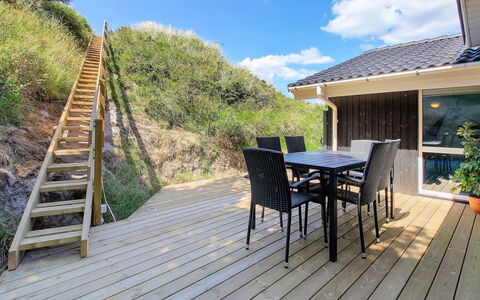 Sirka - 200M from the Sea: Meubilair, Interieur Ontwerp, Stoel, Flooring, Tafel, Toevlucht, Verdieping, Plafond, Kamer, Eco Hotel