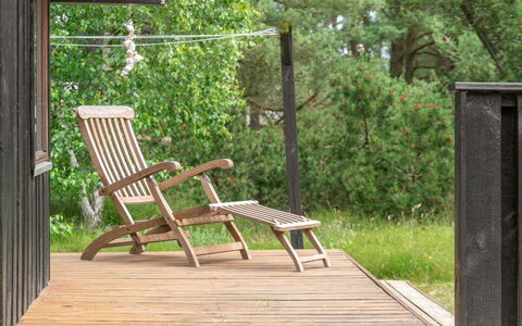 Mine - 300M from the Sea: Hout, Huis, Veranda, Dek, Hardwood, Dak, Beits, Houten Vloer, Eco Hotel