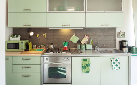 Apartment Serena - Levanto: Cabinetry, Countertop, Eigendom, Gootsteen, Fornuis, Gebouw, Kraan, Gasfornuis, Keuken, Cooktop