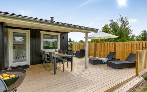 Silvana - 750M from the Sea: Hout, Huis, Huis, Veranda, Hardwood, Plank, Beits, Dek, Deur, Verblijf