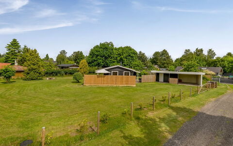 Silvana - 750M from the Sea: Gras, Boom, Huis, Plain, Woongebied, Landschap, Huis, Dak, Landelijk Gebied