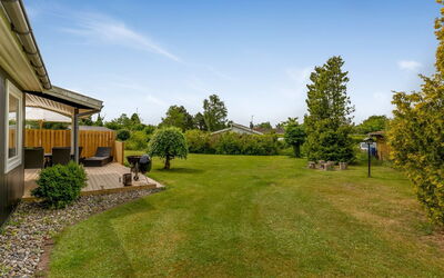 Silvana - 750M from the Sea