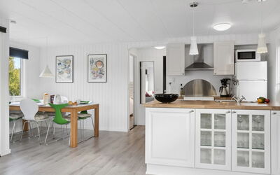 Silvana - 750M from the Sea