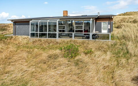 Emelin - 475M from the Sea: Dak, Huis, Huis, Verblijf, Deur, Siding, Dek, Veranda, Plank, Hardwood