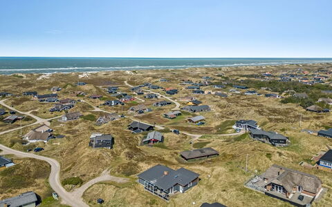 Emelin - 475M from the Sea: Dak, Huis, Huis, Verblijf, Deur, Siding, Dek, Veranda, Plank, Hardwood