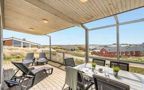 Emelin - 475M from the Sea: Dak, Huis, Huis, Verblijf, Deur, Siding, Dek, Veranda, Plank, Hardwood