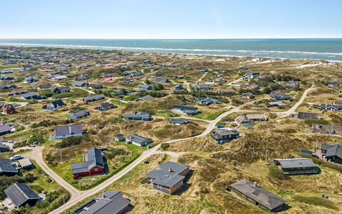Emelin - 475M from the Sea: Dak, Huis, Huis, Verblijf, Deur, Siding, Dek, Veranda, Plank, Hardwood