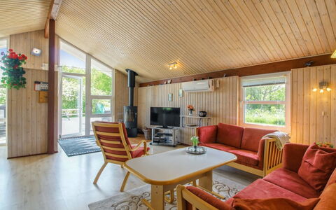 Menka - 1.3Km from the Sea: Hout, Plafond, Flooring, Interieur Ontwerp, Verdieping, Kamer, Bankstel, Meubilair, Woonkamer, Houten Vloer