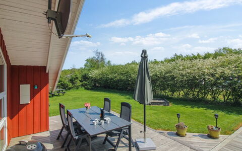 Menka - 1.3Km from the Sea: Meubilair, Land Lot, Verblijf, Tuin, Gazon, Hardwood, Schaduw, Stoel, Buitenmeubels, Werf