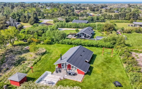 Menka - 1.3Km from the Sea: Landschap, Land Lot, Huis, Landgoed, Verblijf, Vogelperspectief, Voorstad, Landscaping, Luchtfotografie, Boerderij