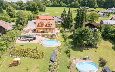 Spiegelau 604: Huis, Landgoed, Gazon, Boerderij, Zwembad, Tuin, Landscaping, Toevlucht, Park, Werf