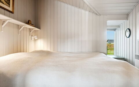 Marissa - 200M from the Sea: Steen, Landgoed, Tuin, Voorstad, Oprit, Landscaping, Werf, Hacienda, Boerderij, Backyard