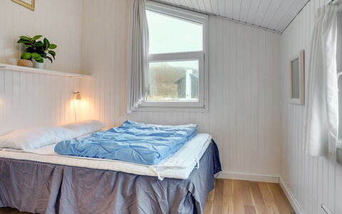 Larisa - 250M from the Sea: Slaapkamer, Interieur Ontwerp, Laken, Verdieping, Plafond, Bed, Flooring, Bedding, Linens, Kamer
