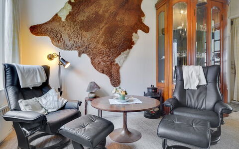 Simon - 225M from the Sea: Dak, Huis, Land Lot, Huis, Verblijf, Landgoed, Garden Gebouwen, Schaduw, Blokhut, Landscaping