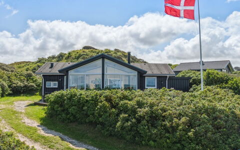 Reinke - 200M from the Sea: Hout, Dak, Architectuur, Huis, Huis, Verblijf, Siding, Hardwood, Helling, Landgoed