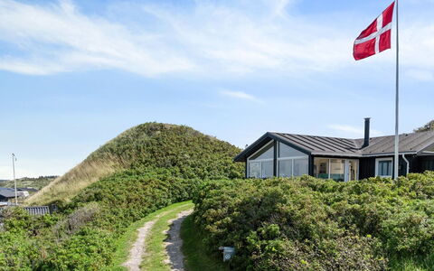 Reinke - 200M from the Sea: Hout, Dak, Architectuur, Huis, Huis, Verblijf, Siding, Hardwood, Helling, Landgoed