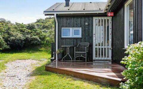 Reinke - 200M from the Sea: Hout, Dak, Architectuur, Huis, Huis, Verblijf, Siding, Hardwood, Helling, Landgoed