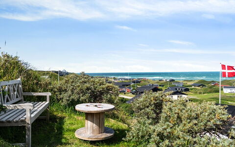Reinke - 200M from the Sea: Hout, Dak, Architectuur, Huis, Huis, Verblijf, Siding, Hardwood, Helling, Landgoed